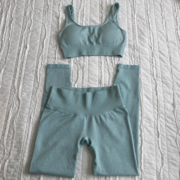 Pants - Two Piece Workout Set Bra and Leggings Blue Ribbed